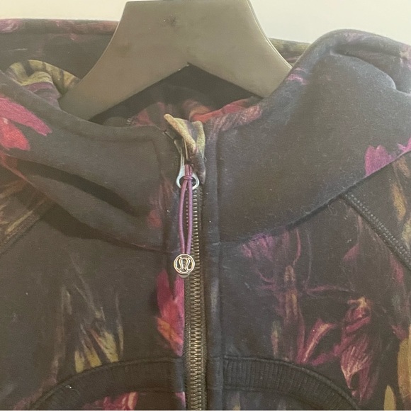 Lululemon | Midnight Iris Scuba Hoodie | Size 6 - Picture 5 of 11